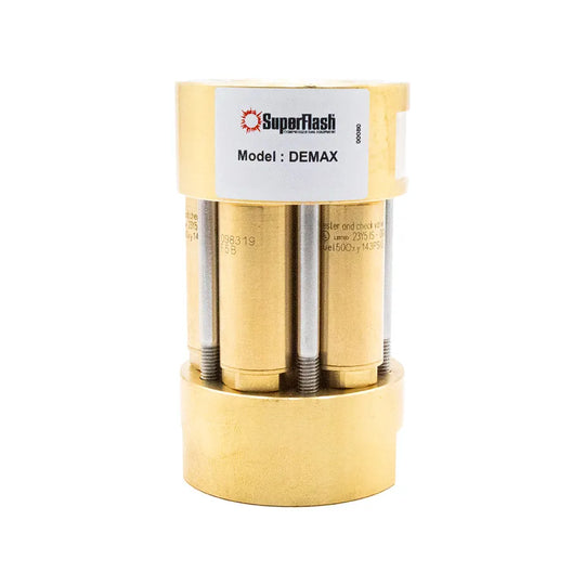 Bulgin Superflash® Simax 8 high flow oxygen gas flashback arrestor with 1-inch NPT female inlet and outlet, safety equipment.
