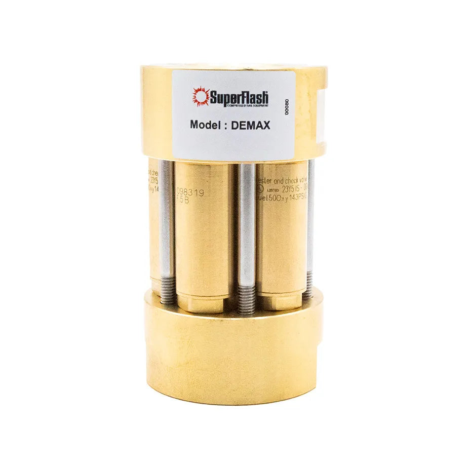 Bulgin Superflash® Simax 8 high flow oxygen gas flashback arrestor with 1-inch NPT female inlet and outlet, safety equipment.